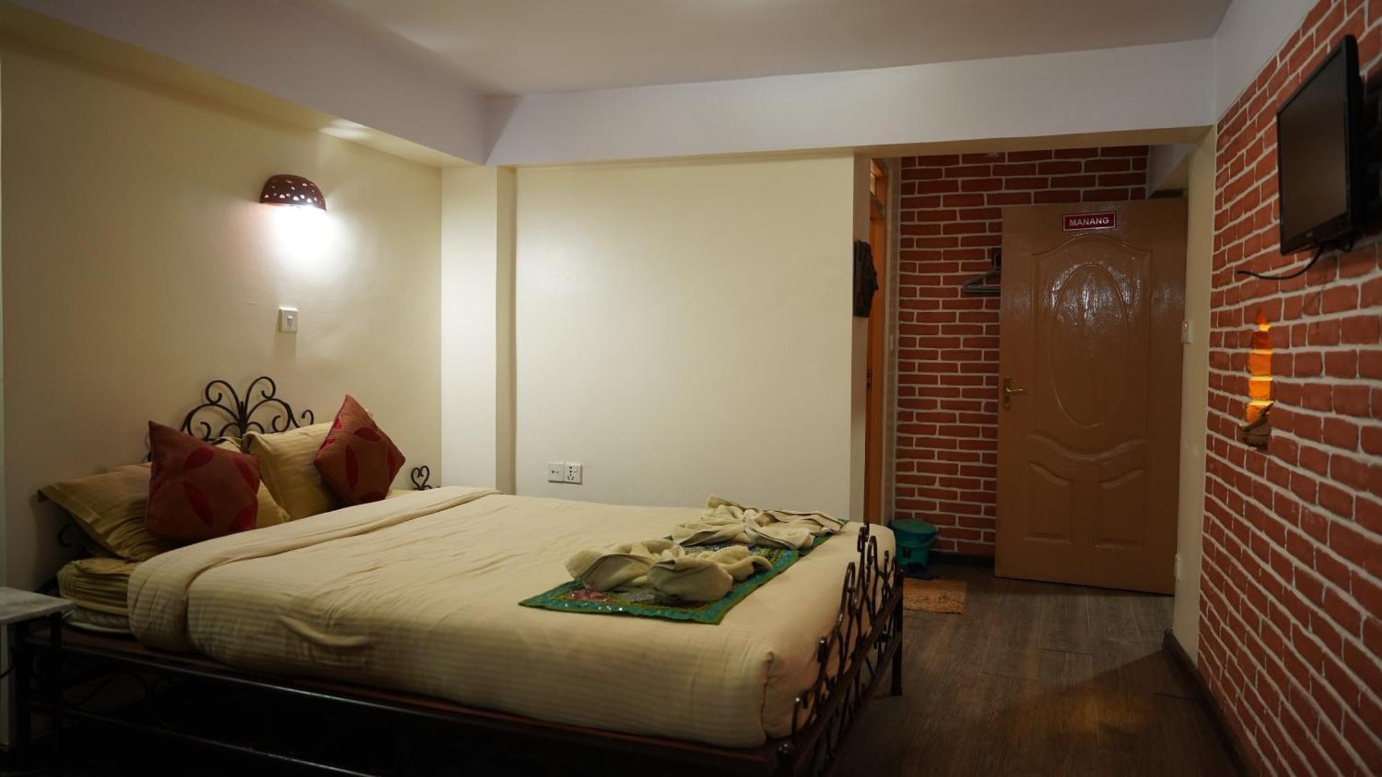 Cosy Hotel Bhatgoan Exterior photo