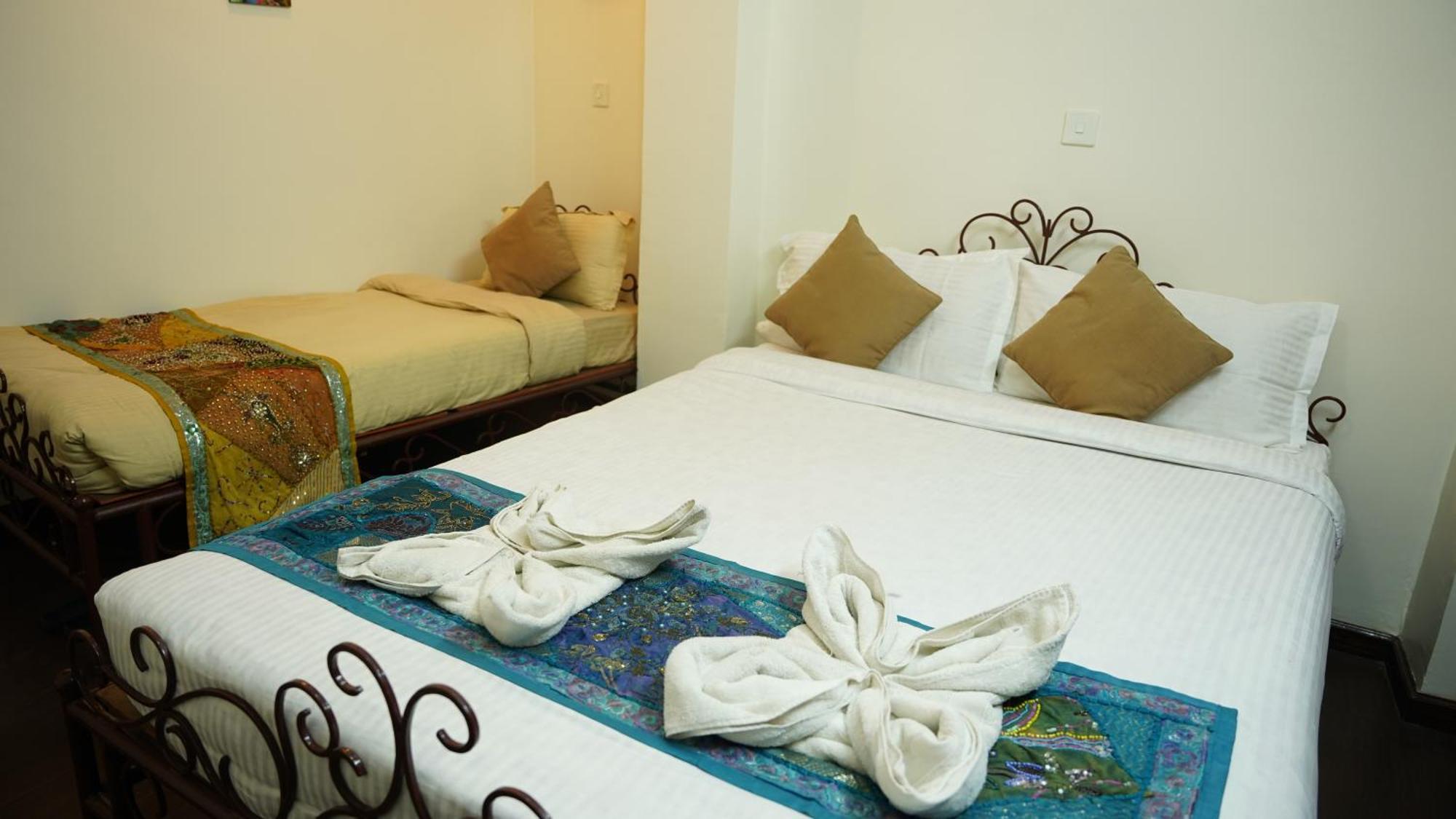 Cosy Hotel Bhatgoan Exterior photo