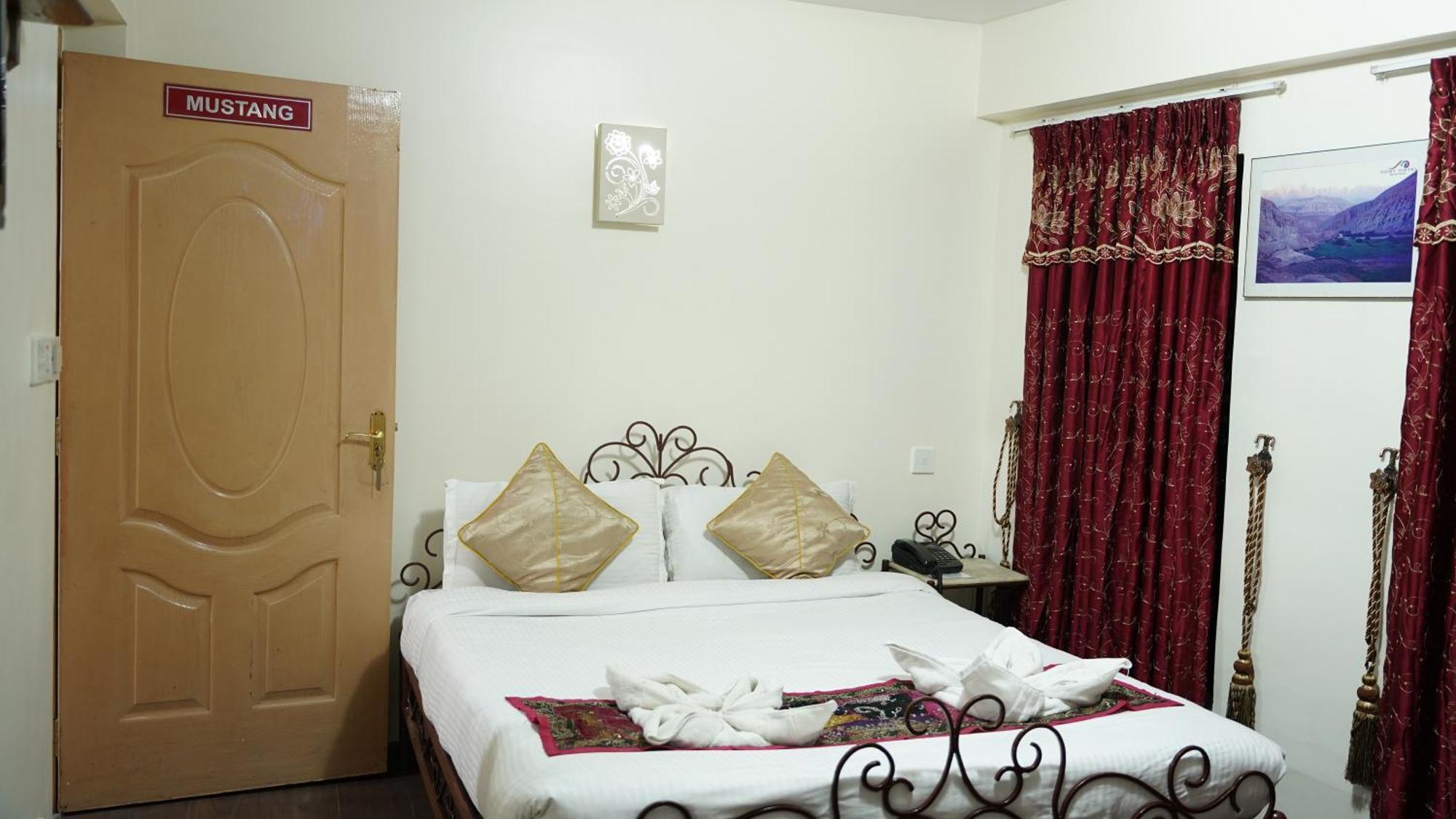 Cosy Hotel Bhatgoan Exterior photo
