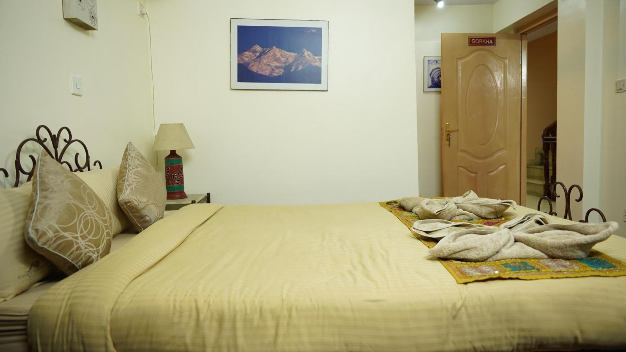 Cosy Hotel Bhatgoan Exterior photo