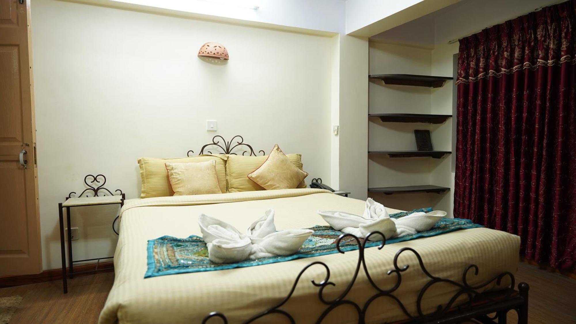 Cosy Hotel Bhatgoan Exterior photo