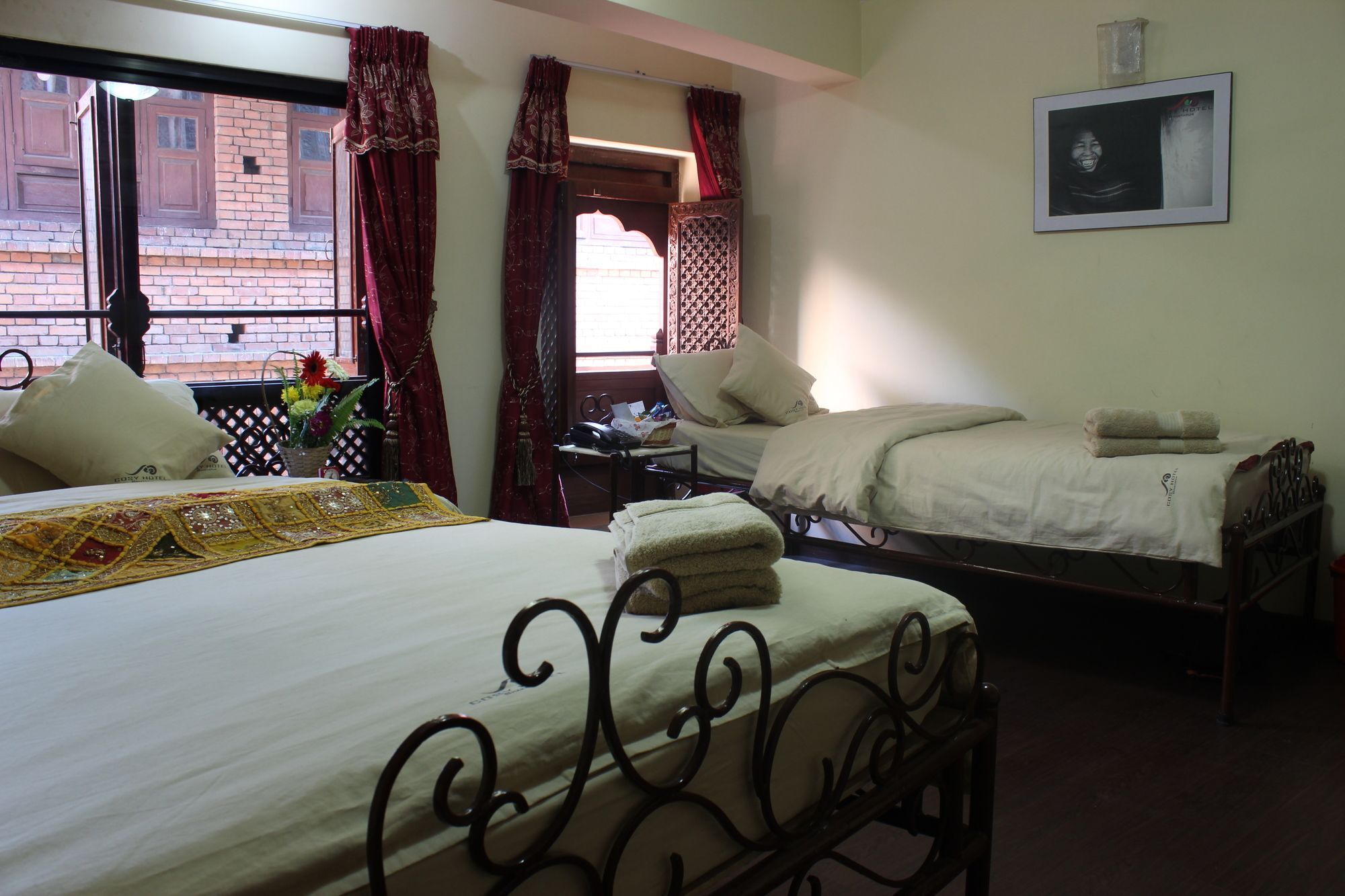 Cosy Hotel Bhatgoan Exterior photo